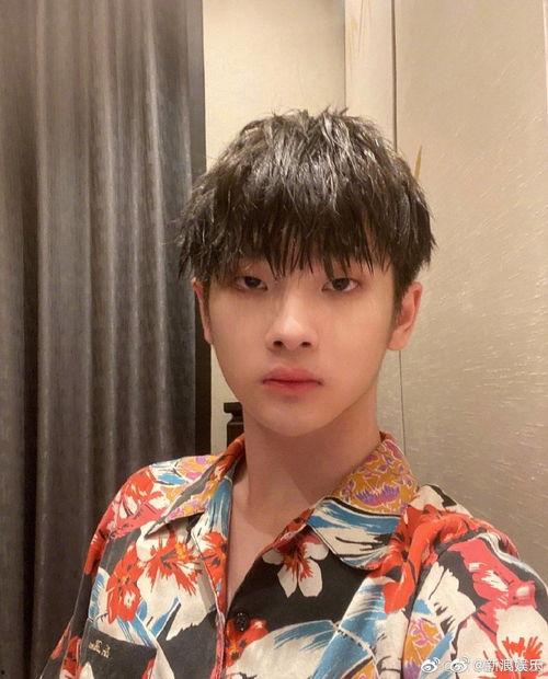 陈伟霆周震南吃瓜娱乐